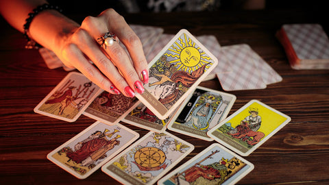 15 min pre-recorded Tarot Card reading (1 question)